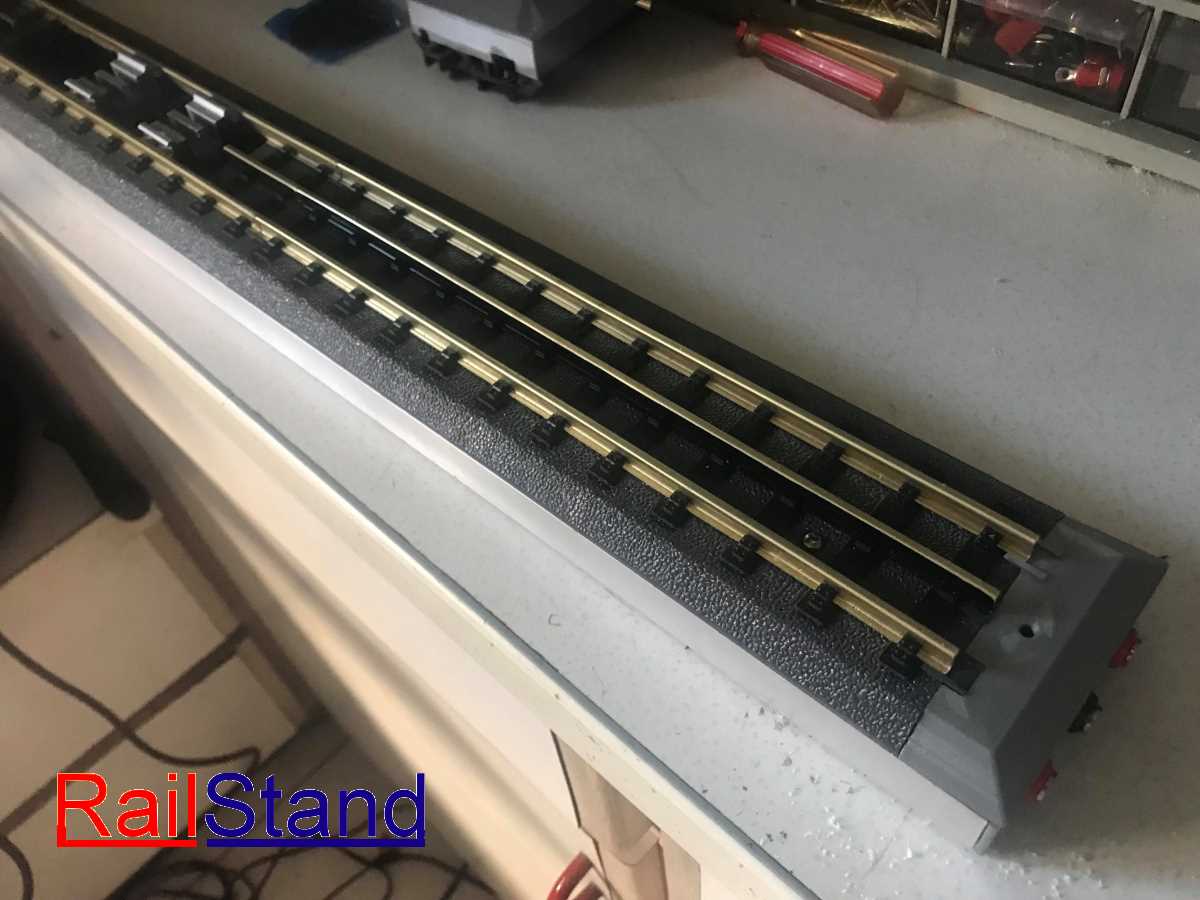 o gauge locomotive rollers